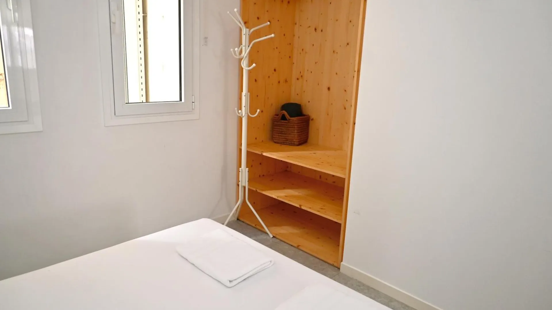 Homenfun Barcelona Hospital Clinic L Apartment